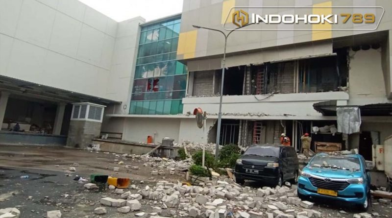 Suara Seperti Ledakan di Mal Margo City Ternyata Akibat Lift Barang Jatuh